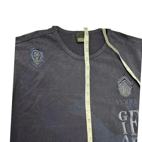 Gianfranco  Ferre Long Sleeved Round Neck Large Print - Picture 6 of 6